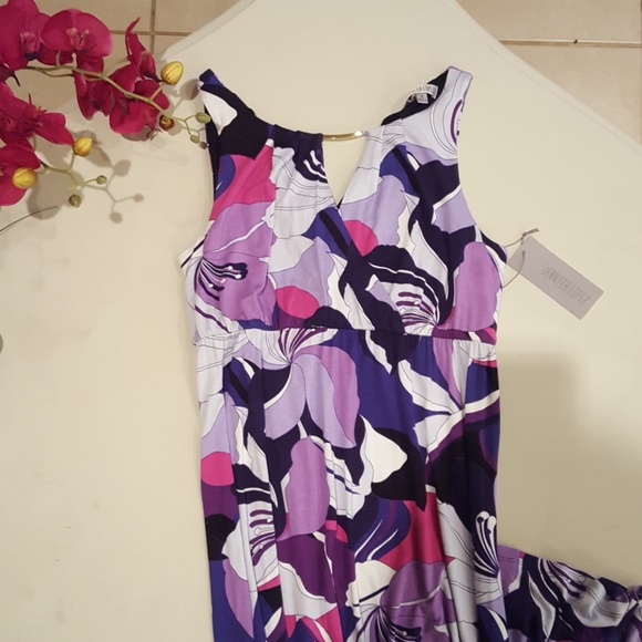 Dress - Picture 1 of 4